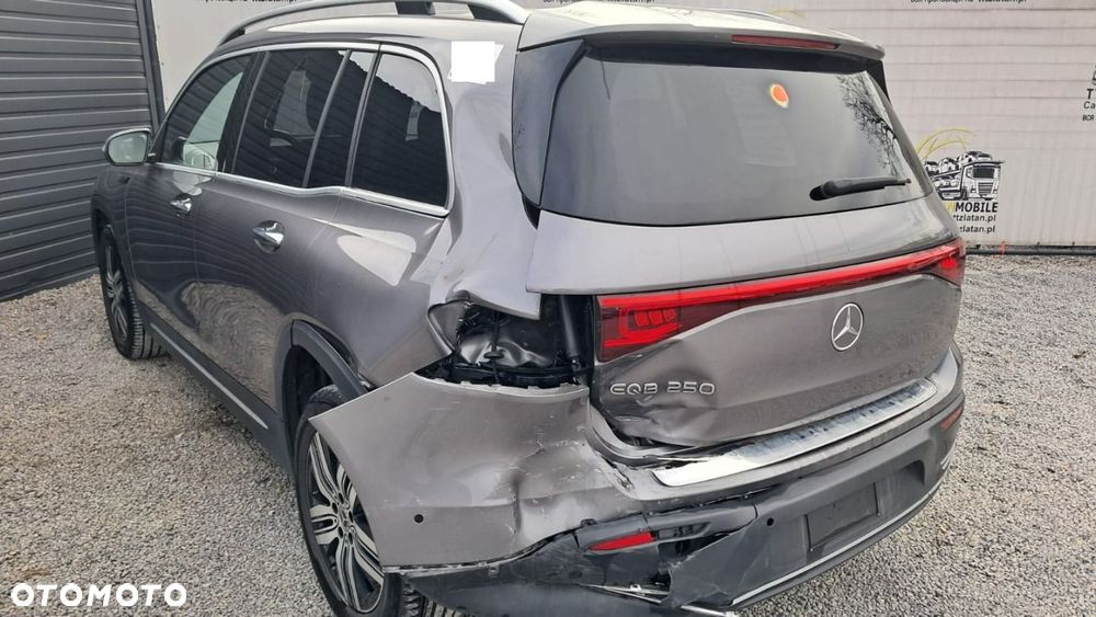 Mercedes-Benz EQB - 17