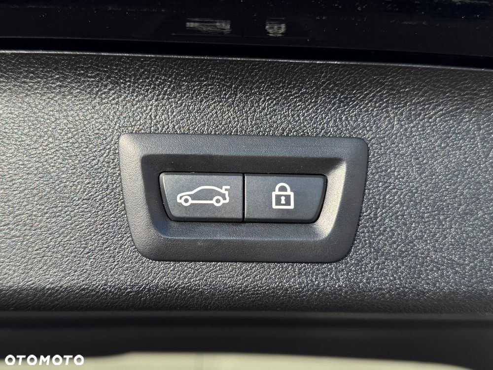 BMW Seria 5 520d xDrive M Sport sport - 27