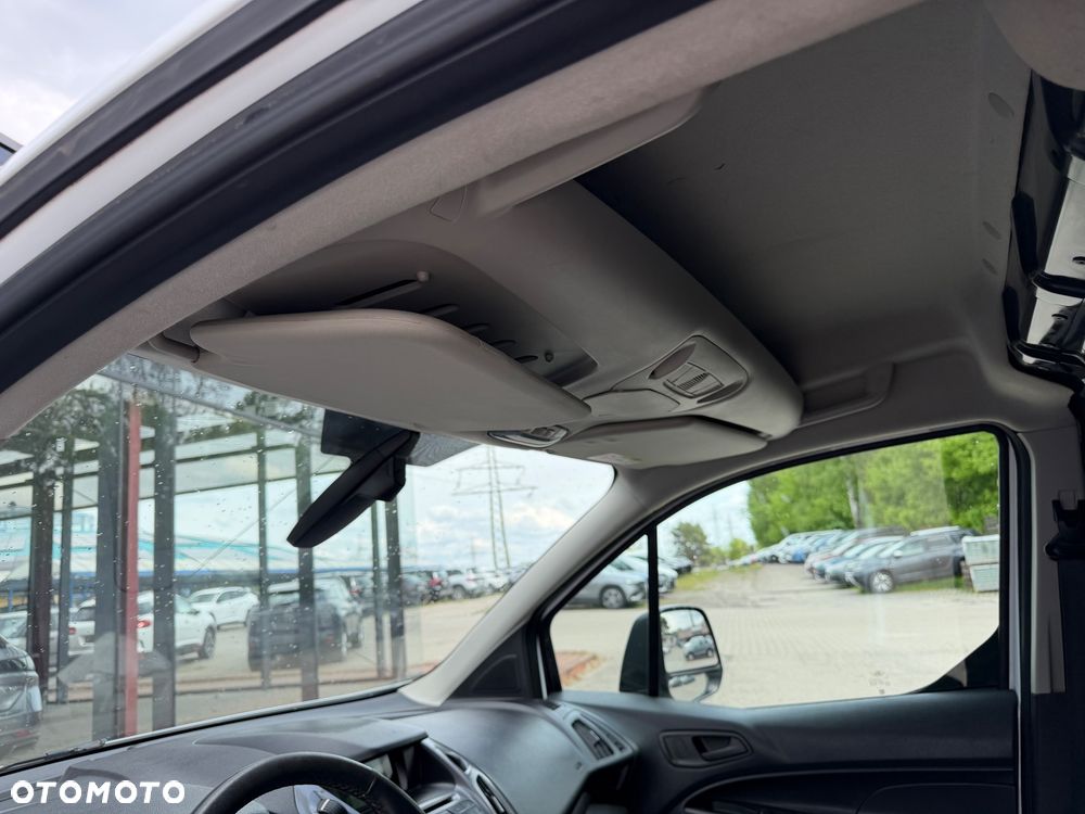 Ford Transit Connect - 17