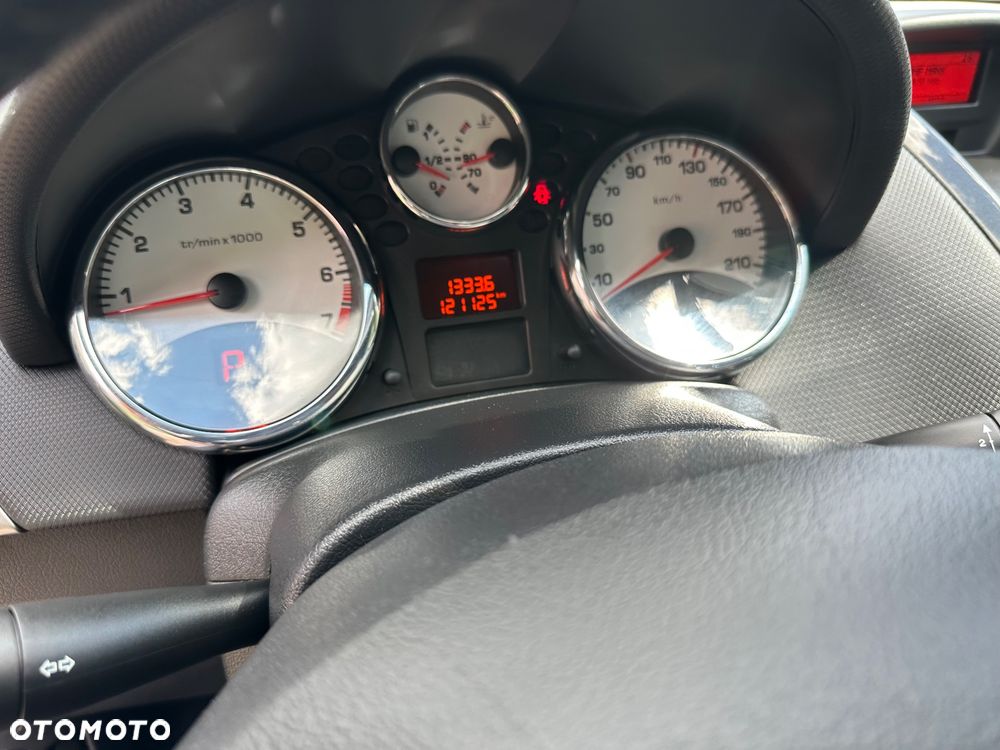 Peugeot 207 120 Automatik Premium - 9