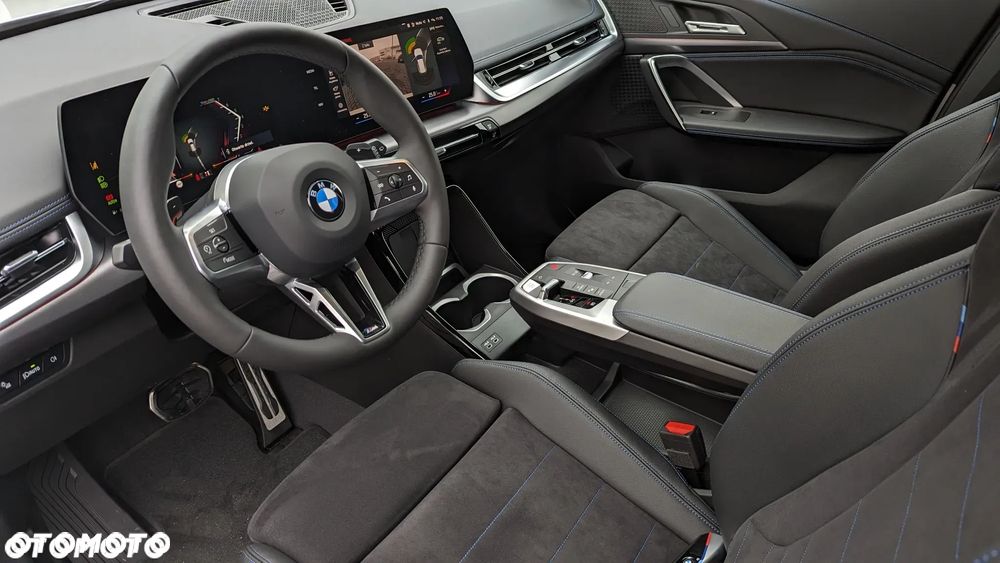 BMW iX1 xDrive30 66.5kWh xLine - 12