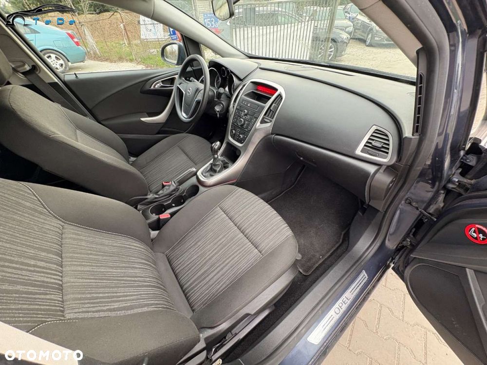 Opel Astra 2.0 CDTI Cosmo - 29