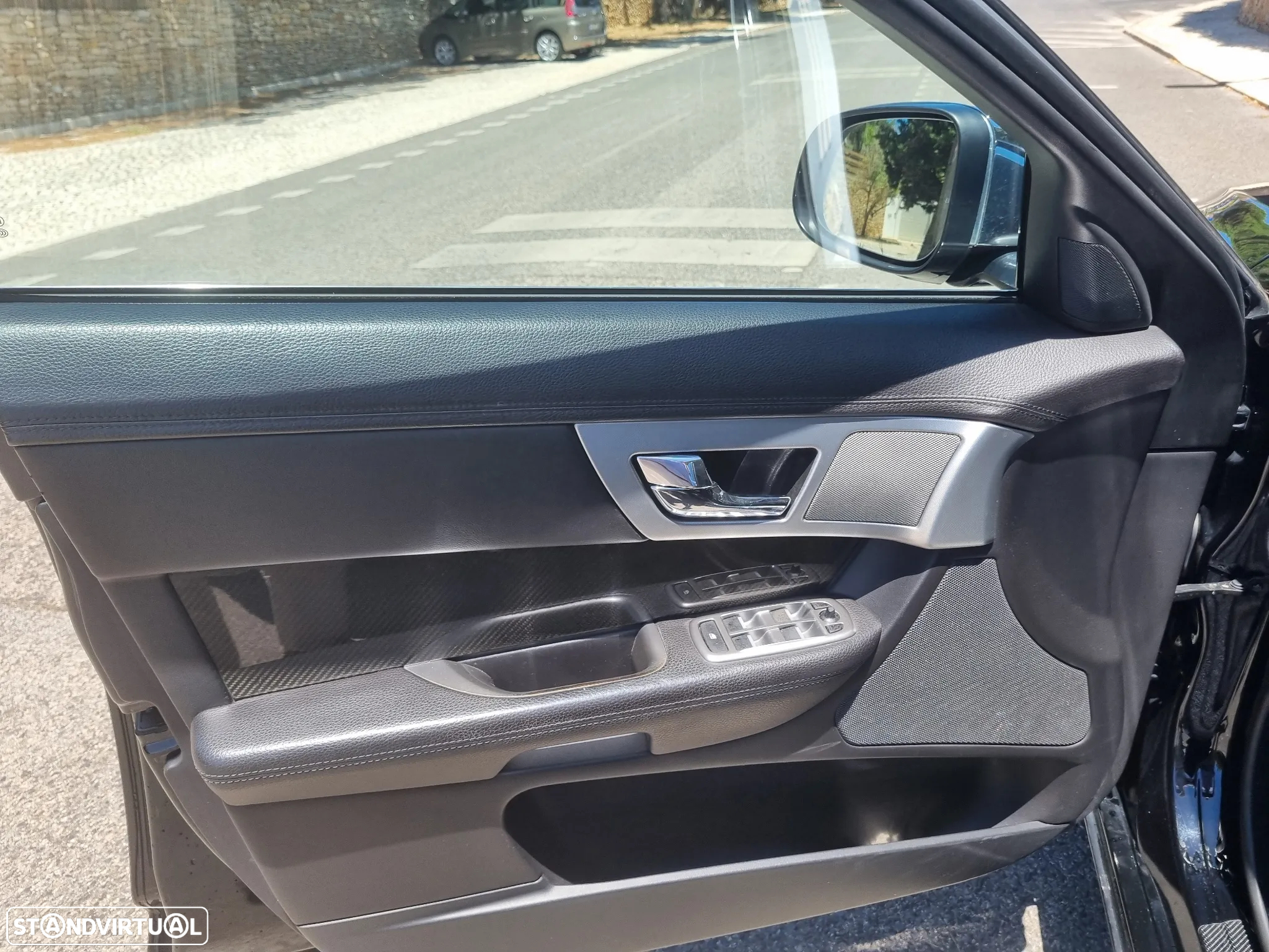 Jaguar XF 2.2 D Luxury 139g - 8