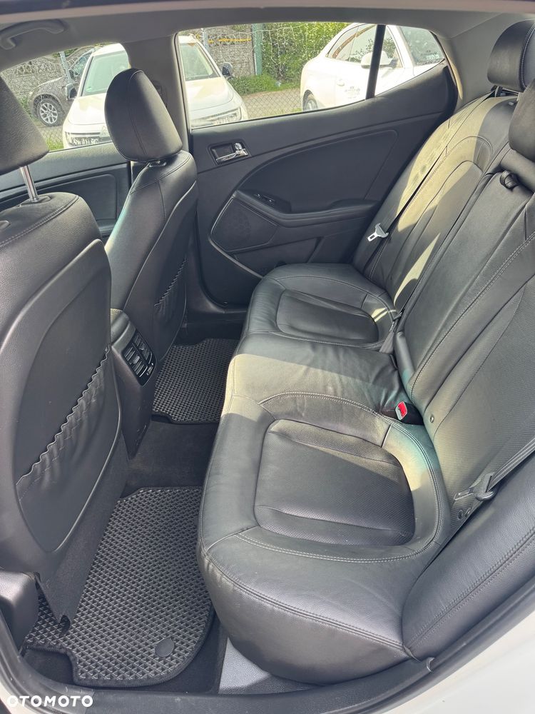 Kia Optima 2.0 Hybrid L - 38