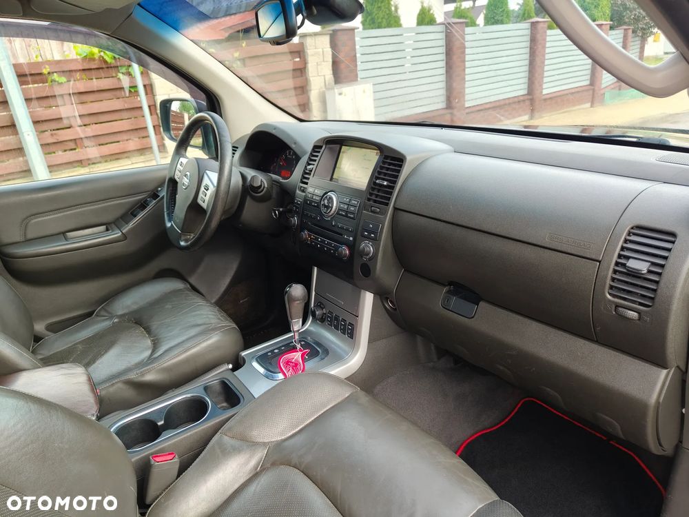 Nissan Navara 3.0 D V6 - 24