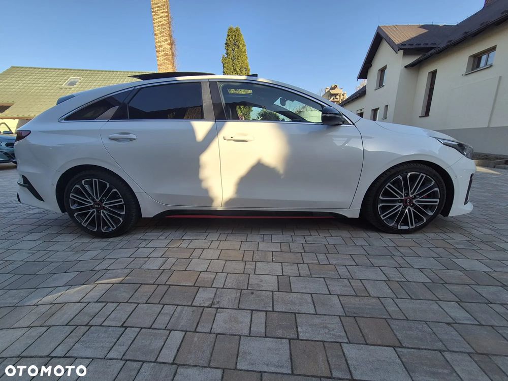 Kia ProCeed 1.6 T-GDI GT - 4