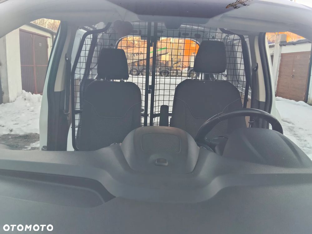 Ford Transit Courier - 15