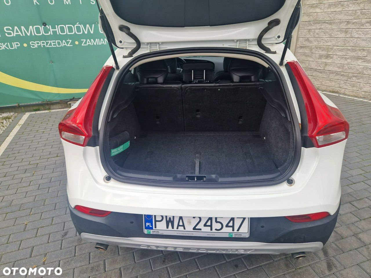 Volvo V40 Cross Country - 15