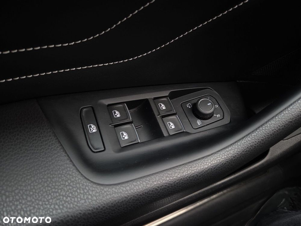 Volkswagen Passat 2.0 TSI Elegance DSG - 25