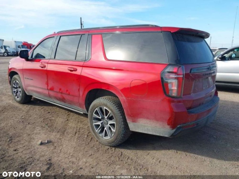 Chevrolet Suburban - 3