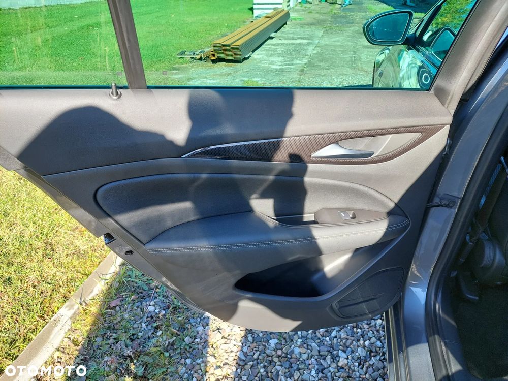 Opel Insignia - 26