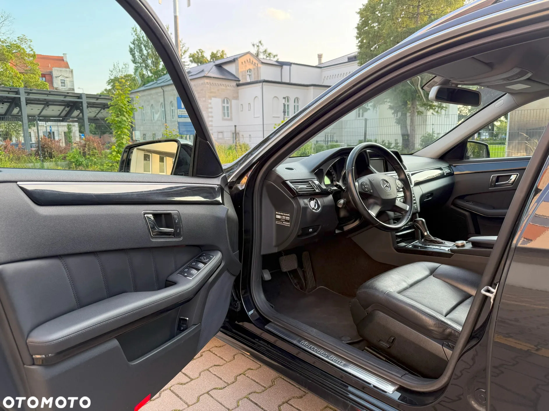 Mercedes-Benz Klasa E 220 T CDI DPF BlueEFFICIENCY Automatik Avantgarde - 11