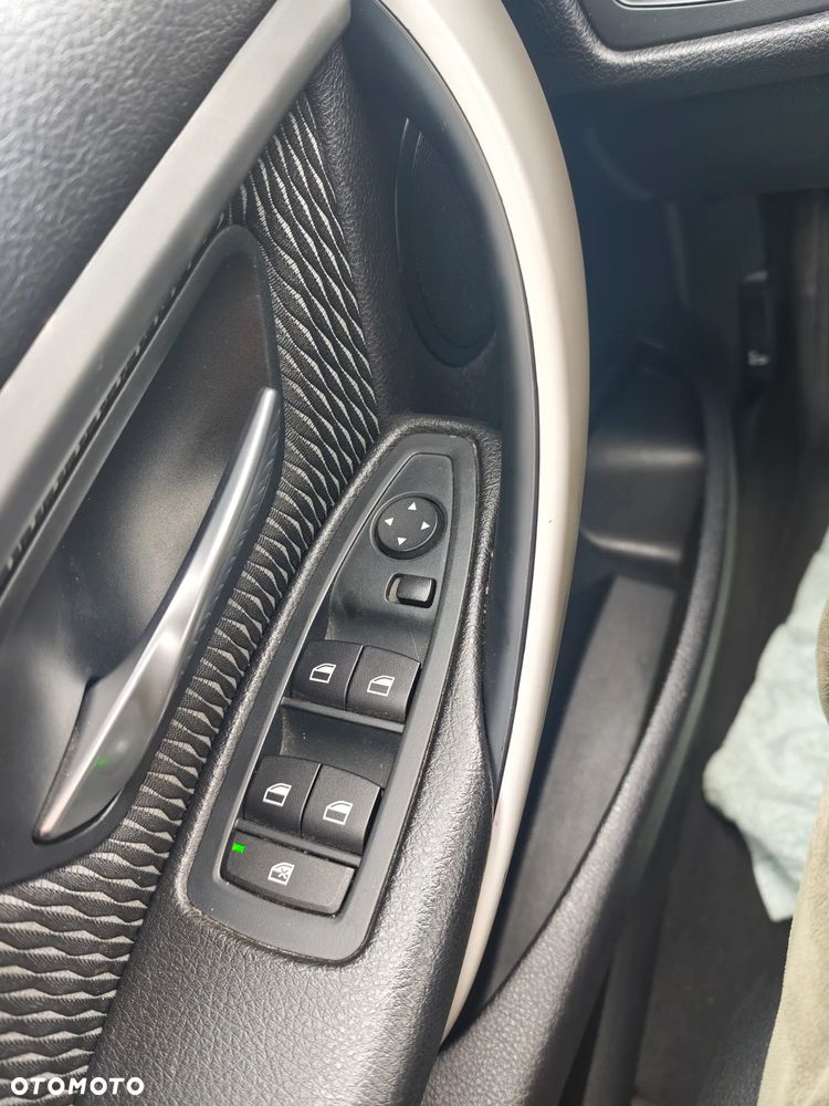 BMW Seria 3 318d - 22