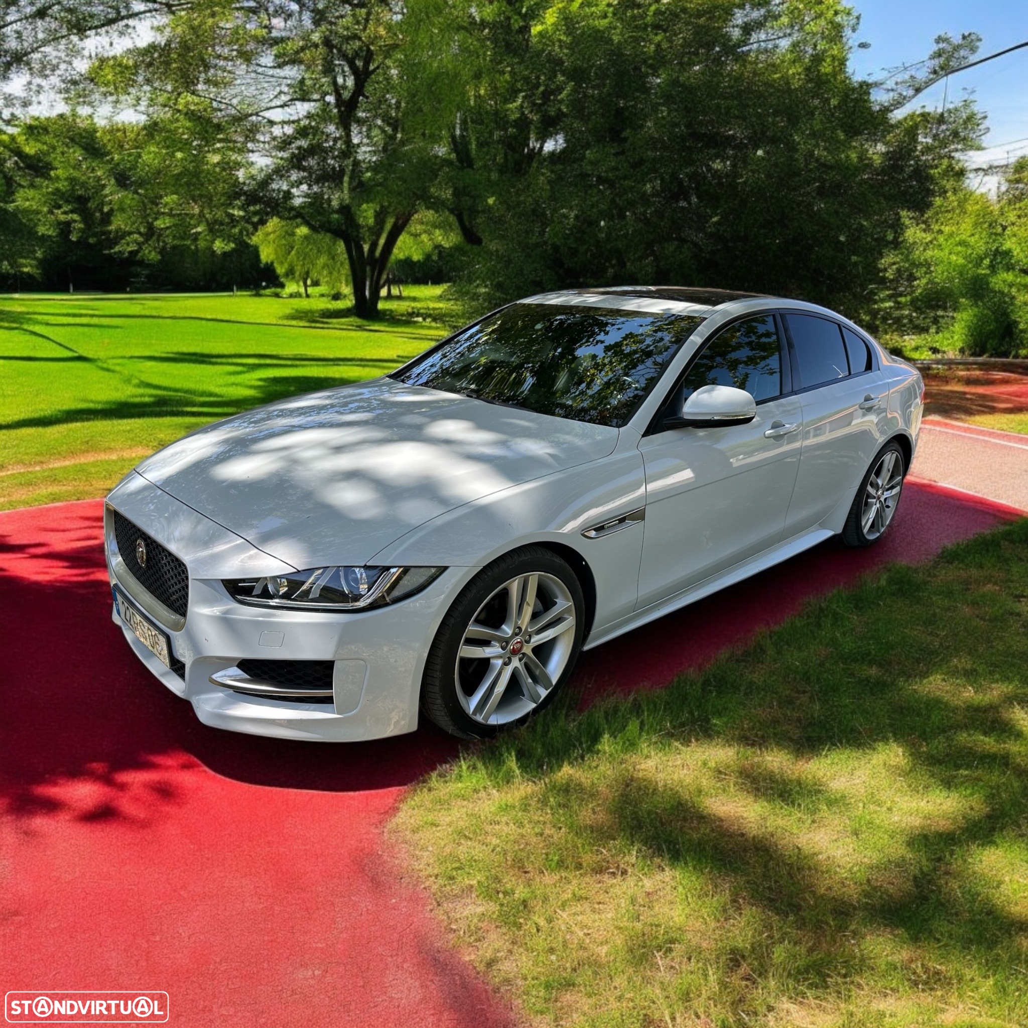 Jaguar XE 2.0 D R-Sport AWD Aut. - 2