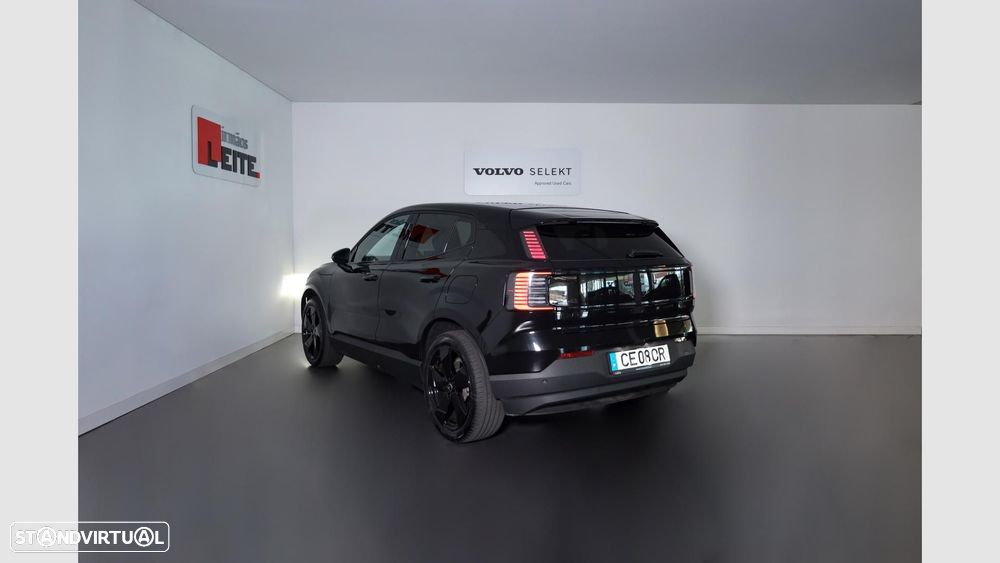 Volvo EX30 69 kWh Single Motor Extended Range Black Edition - 21