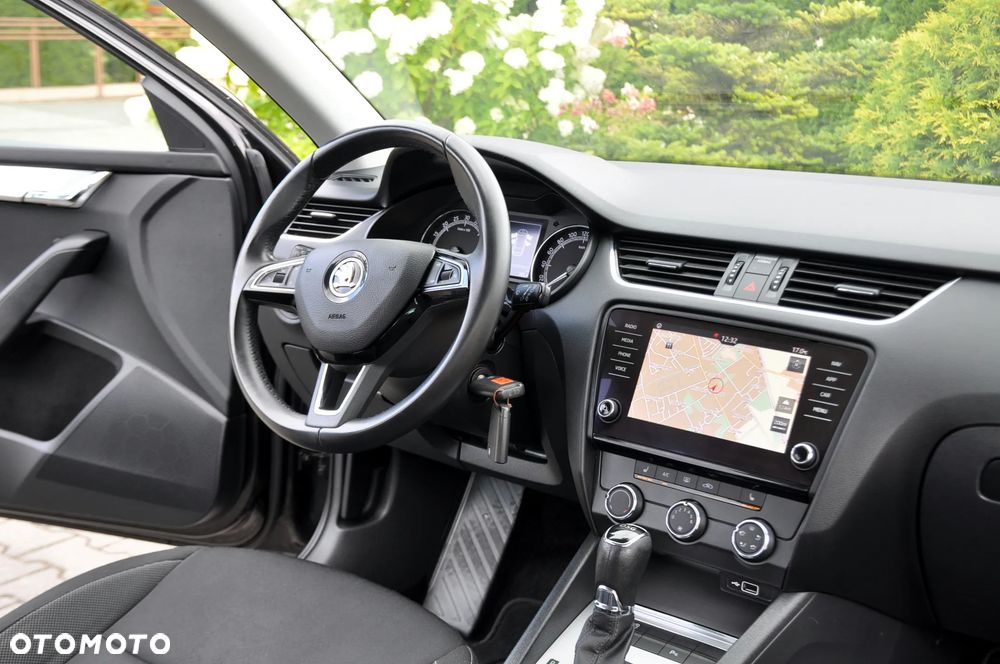Skoda Octavia 2.0 TDI Elegance DSG - 25