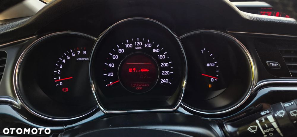 Kia Ceed 1.6 GDI Platinum Edition - 24