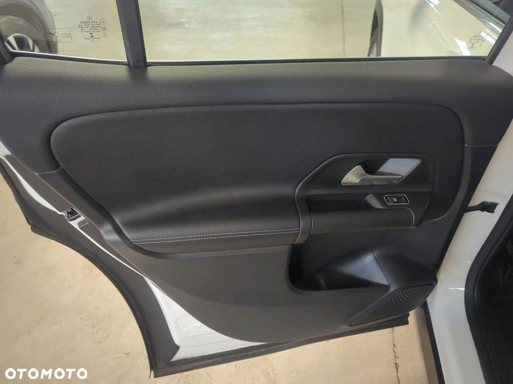 Mercedes-Benz GLB 200 7G-DCT - 18
