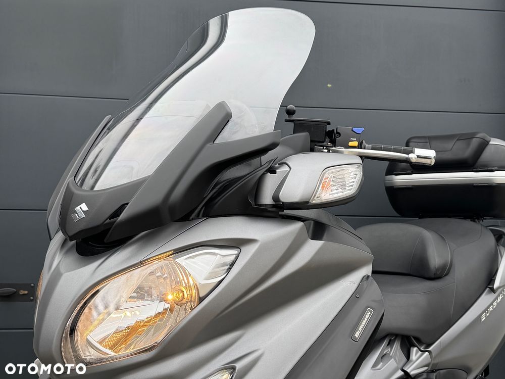 Suzuki Burgman - 35