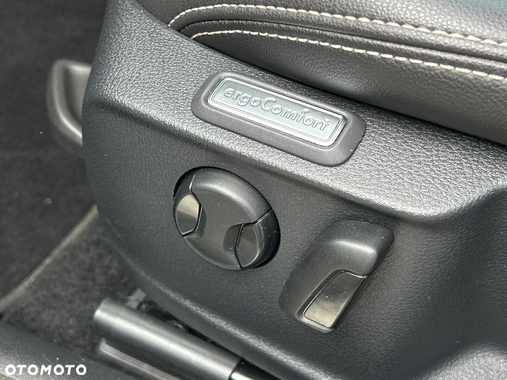 Volkswagen Passat 1.5 TSI EVO Elegance DSG - 37