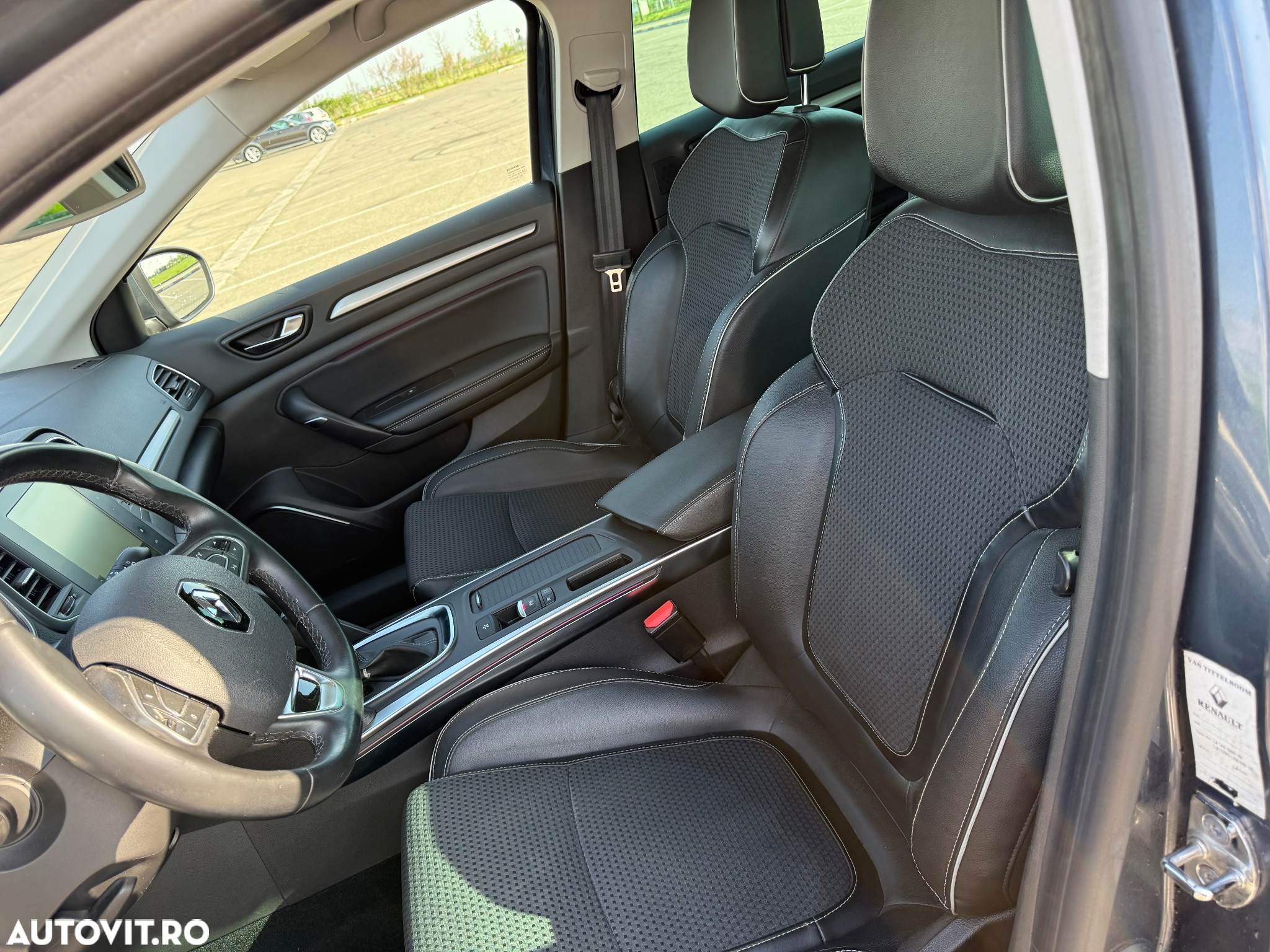 Renault Megane Grandtour ENERGY TCe 130 EDC BOSE EDITION - 8