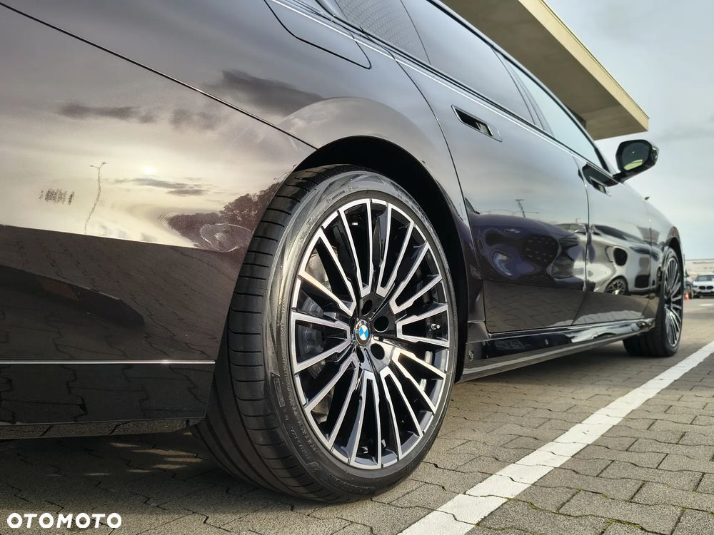 BMW Seria 7 - 8