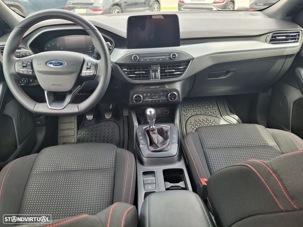 Ford Focus 1.0 EcoBoost MHEV ST-Line - 17