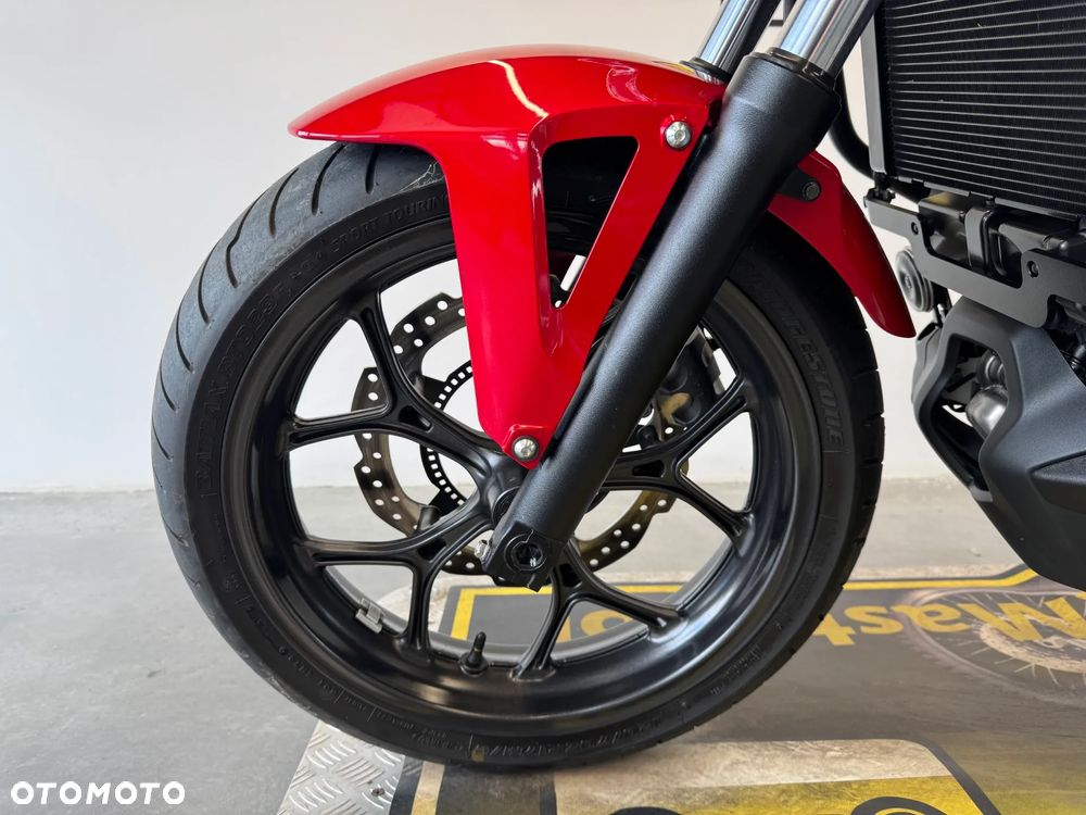 Honda NC - 18