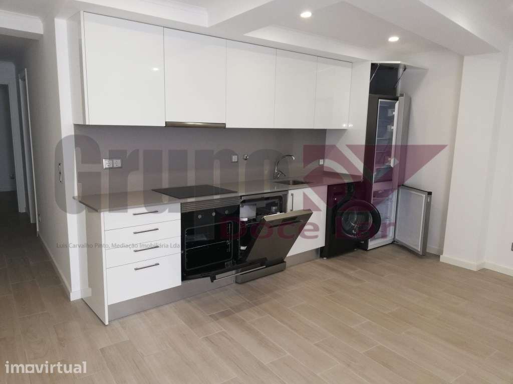 SESIMBRA - Apartamento T2 TOTALMENTE REMODELADO - Grande imagem: 3/24