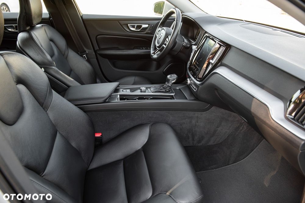 Volvo V60 D4 AWD Geartronic Momentum - 33