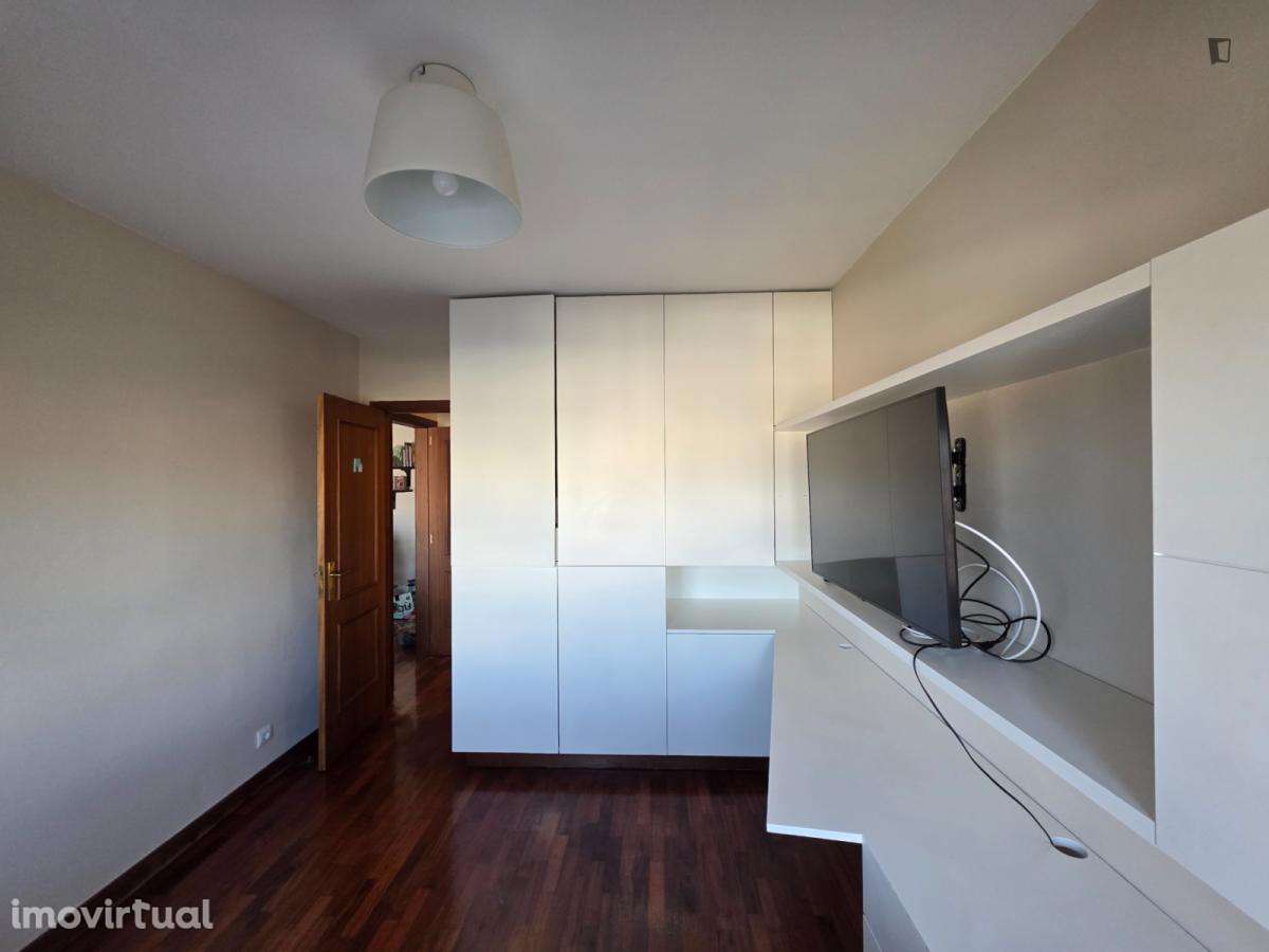 Quarto - localizado em Cedofeita Porto - Grande imagem: 2/10