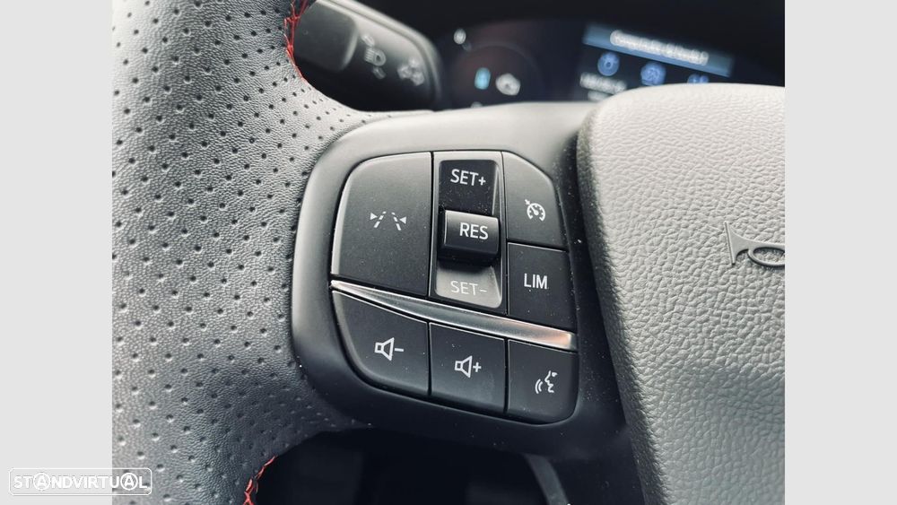 Ford Kuga 2.5 PHEV ST-Line — fotografia 12