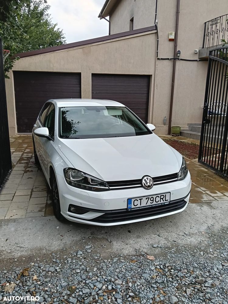 Volkswagen Golf - 2
