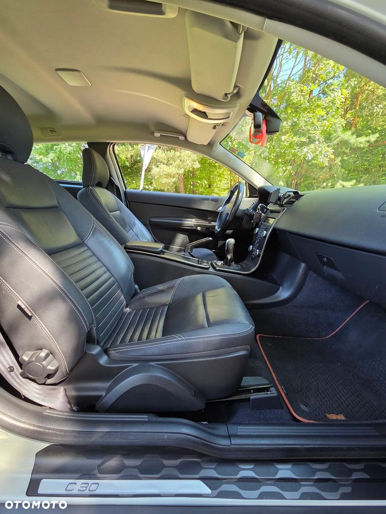 Volvo C30 D2 DRIVe R-Design - 25