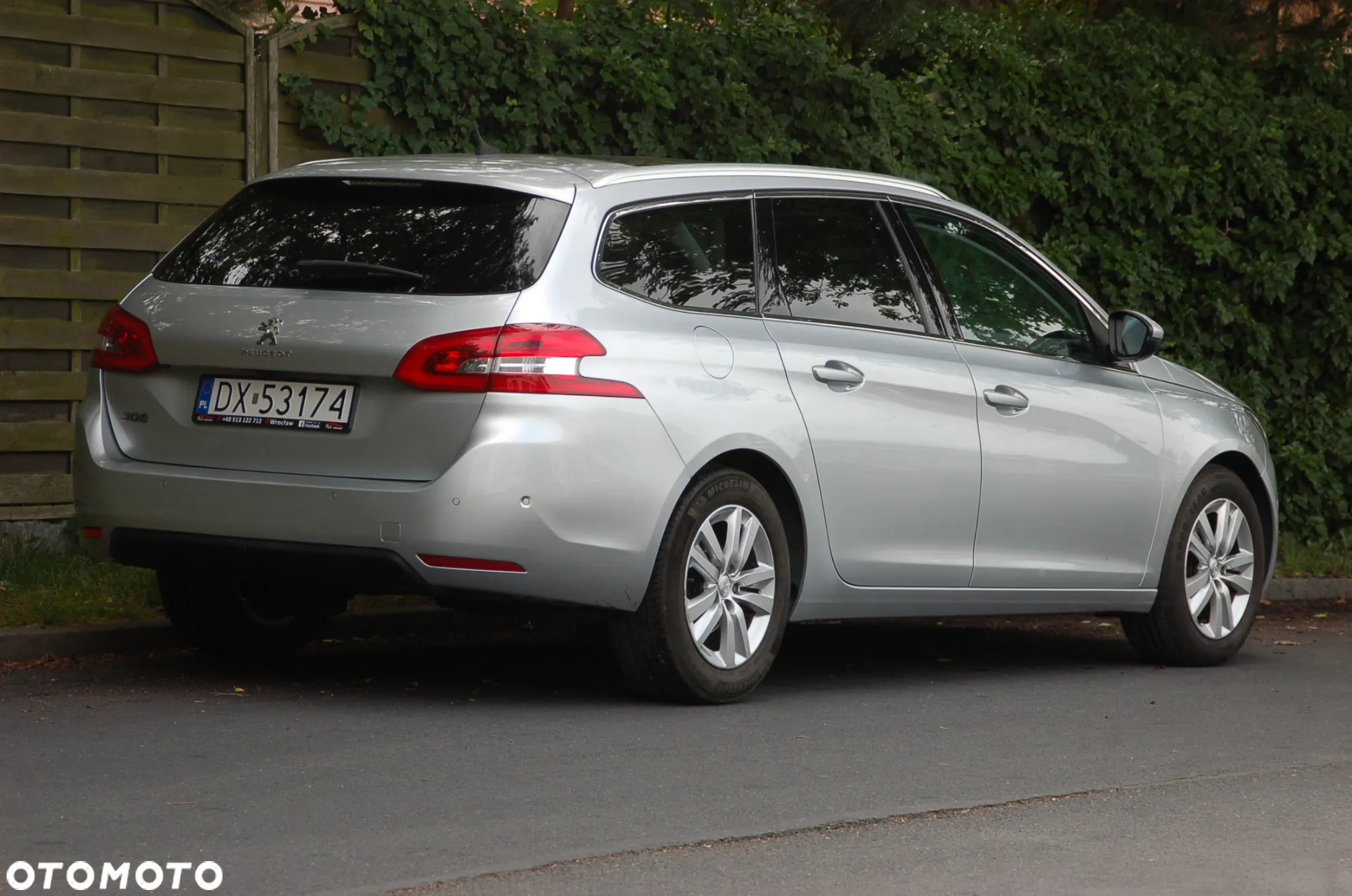 Peugeot 308 SW BlueHDi 120 EAT6 Stop & Start Allure - 4