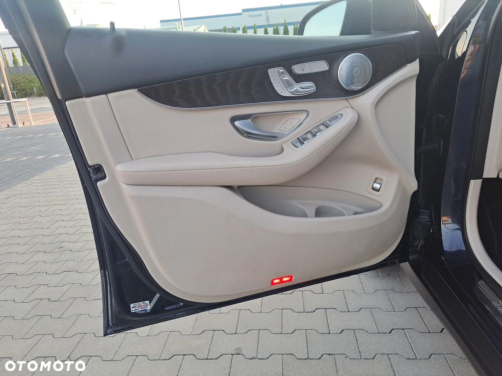 Mercedes-Benz GLC - 22