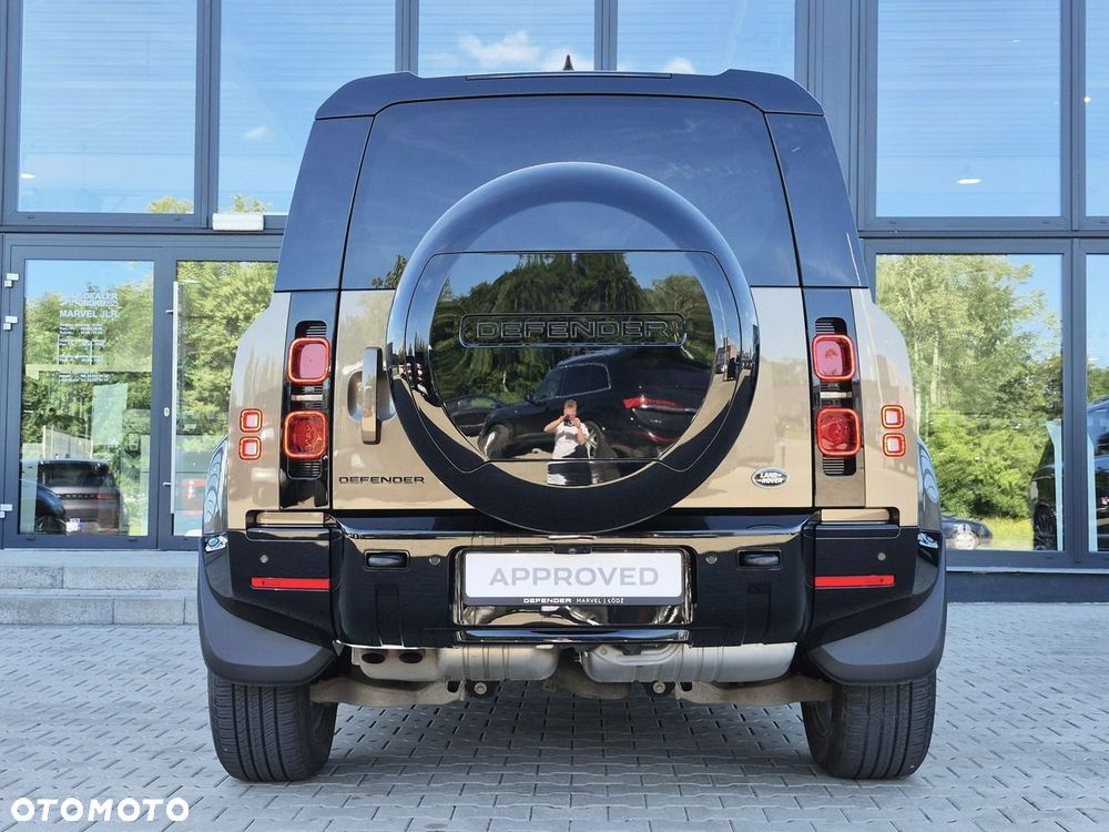 Land Rover Defender - 12