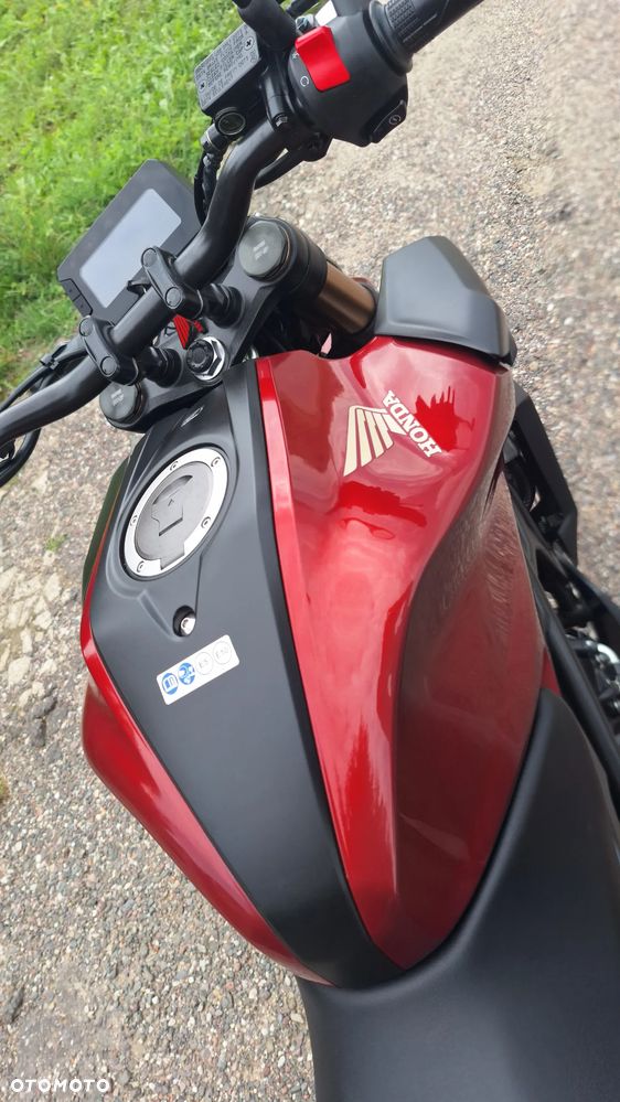 Honda CB - 12