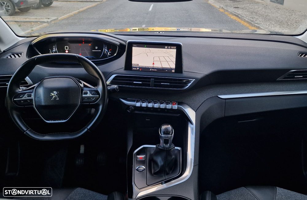 Peugeot 3008 PureTech 130 Stop & Start GPF Allure - 16