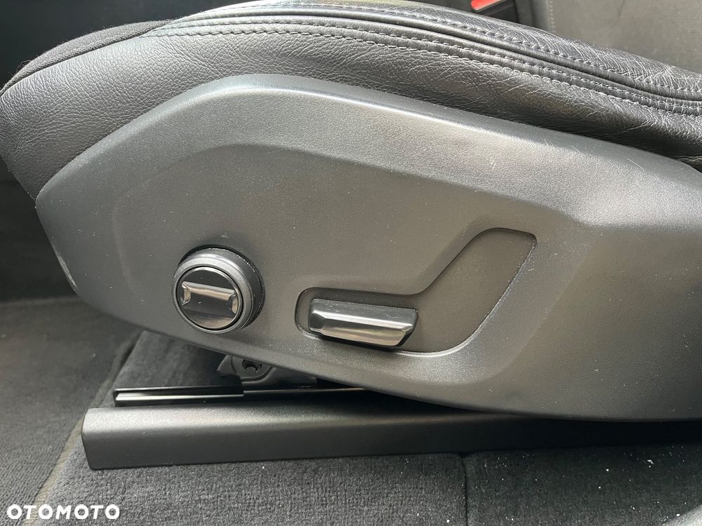 Volvo XC 60 D4 AWD Momentum - 13