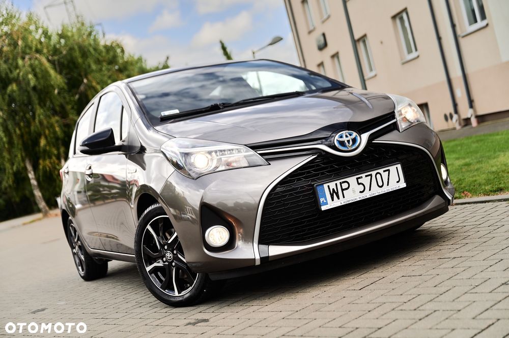 Toyota Yaris Hybrid 100 Selection Passion - 9