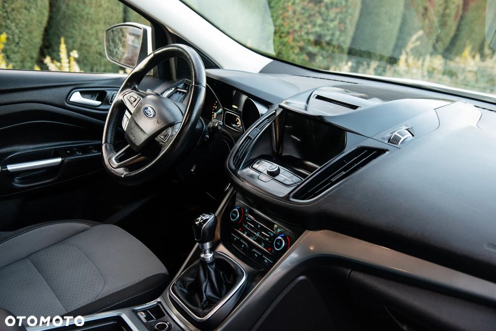 Ford Kuga 2.0 TDCi 4x4 Titanium - 38