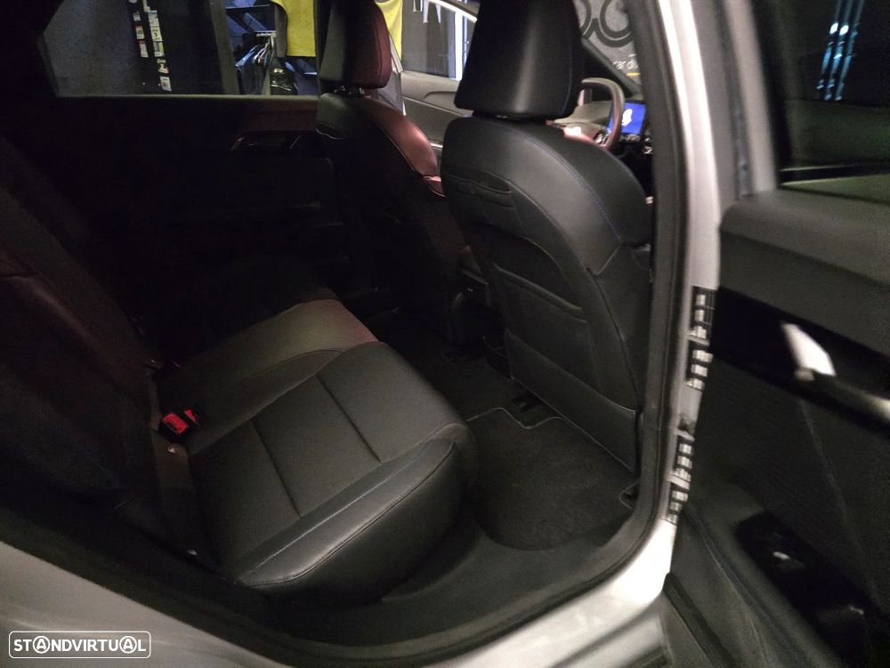 MG MG4 77 kWh Extended Range Luxury - 11