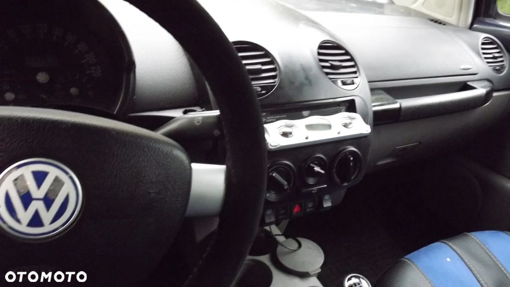 Volkswagen New Beetle 1.6 - 9