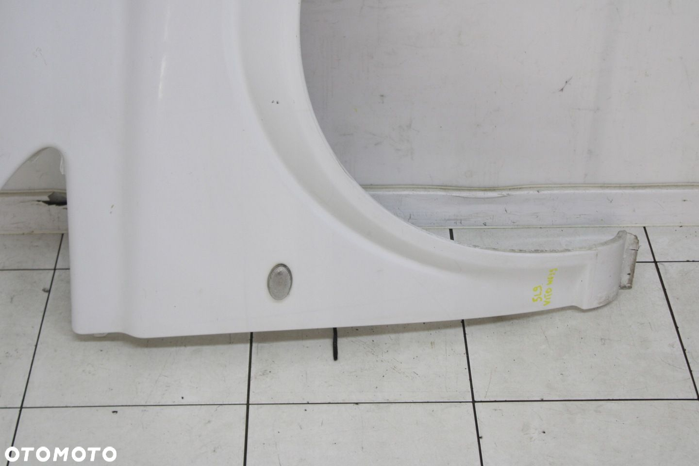 BŁOTNIK PRAWY PRZÓD PRZEDNI MERCEDES-BENZ VITO W639 2003R- 9147 - KOD - 4