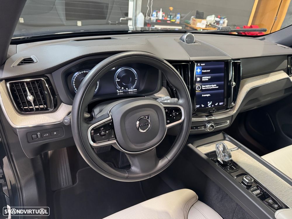 Volvo XC 60 2.0 T6 PHEV Inscription AWD - 24