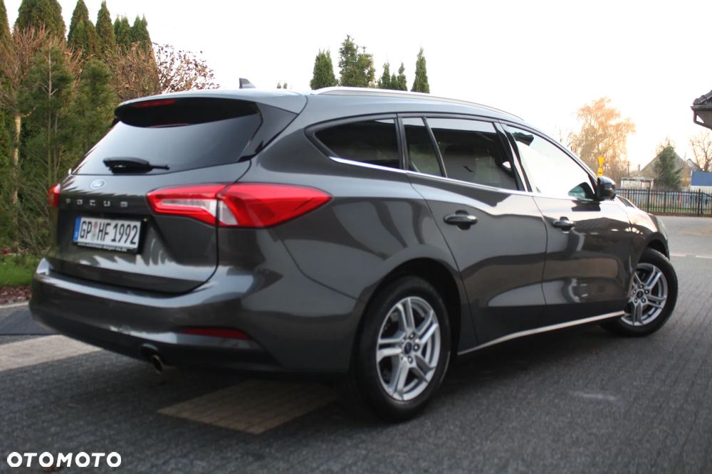 Ford Focus Turnier 1.0 EcoBoost Start-Stopp-System TITANIUM STYLE - 4