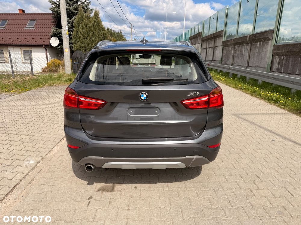 BMW X1 sDrive18i xLine - 10
