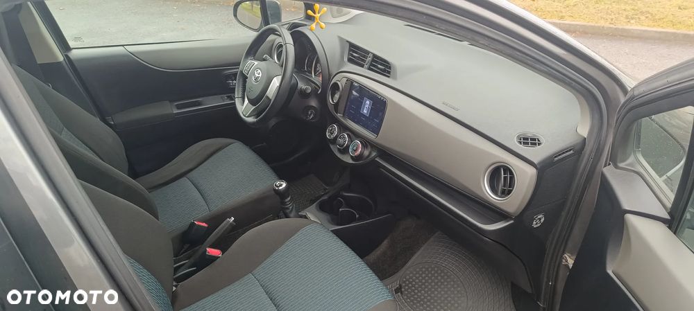 Toyota Yaris 1.0 VVT-i - 12