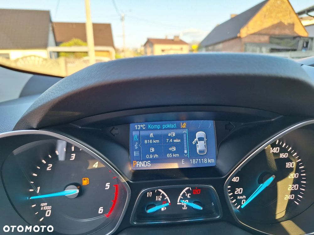 Ford Kuga 2.0 TDCi 4x4 Titanium - 27